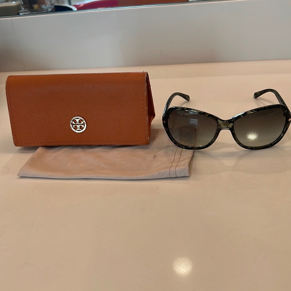 Tory Burch Sunglasses. Excellent used condition!  Green tortoise shell color